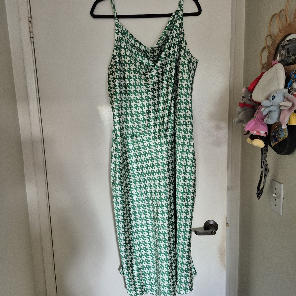 Ava & Viv Green and White Midi Dress